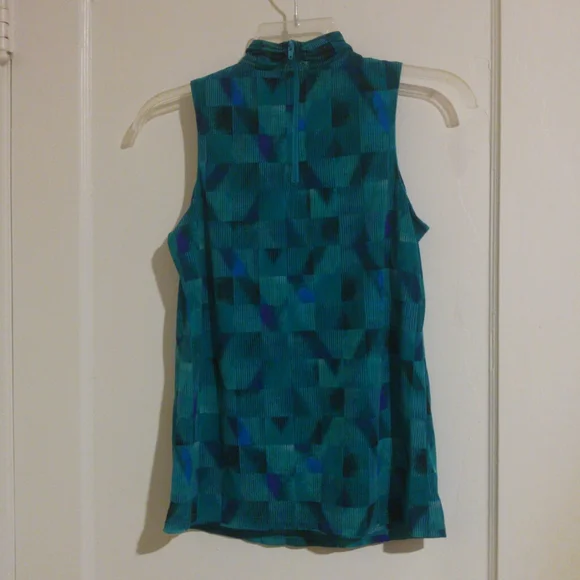 Worthington Petite sleeveless high v-neck blouse size PS - Picture 4 of 5